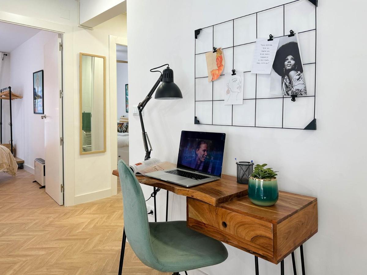 Elegante A Unos Pasos De La Rambla. Apartamento *